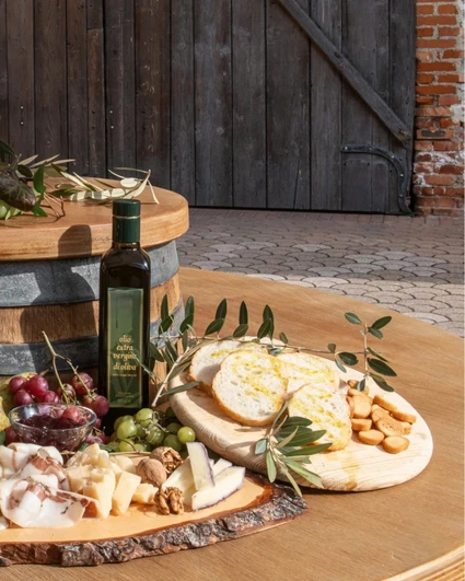 Tra Storia e Futuro: Degustazione Vini e Light Lunch/Dinner sulle Colline del Garda 10